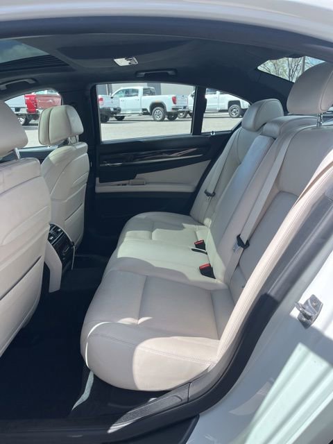 Used 2015 BMW 750i RWD image 29
