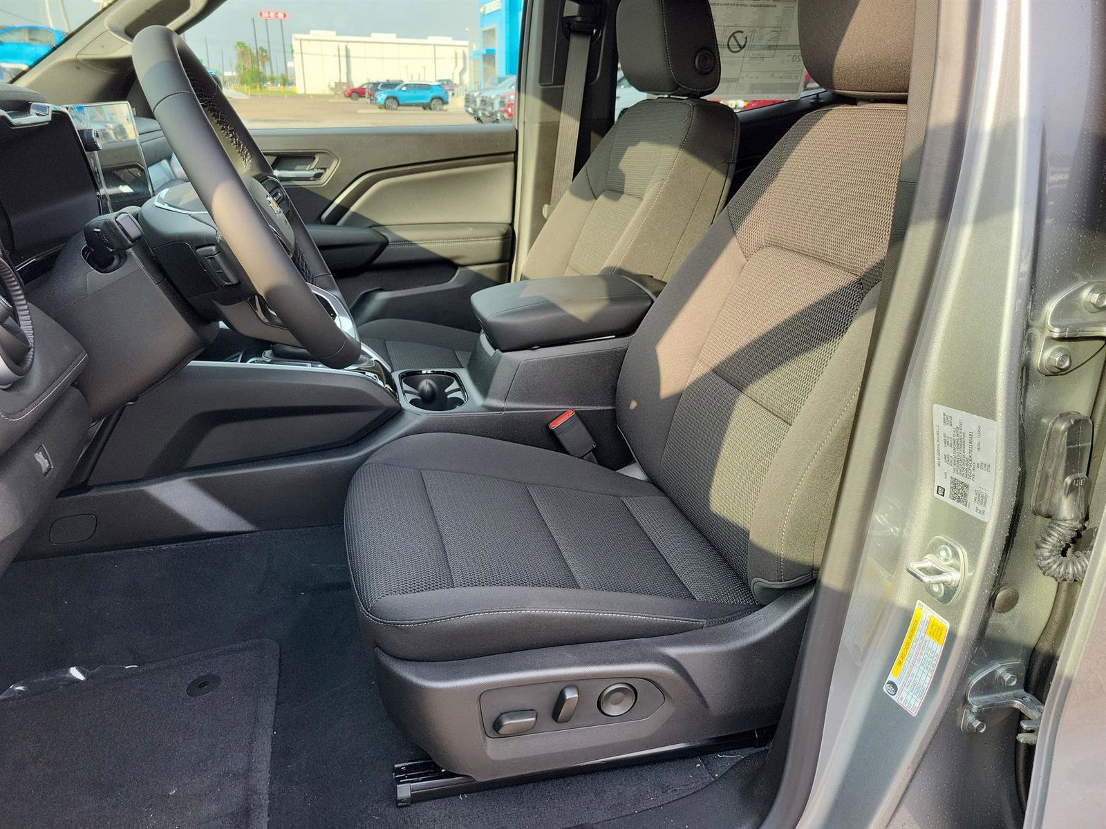 New 2025 Chevrolet Colorado LT RWD image 18