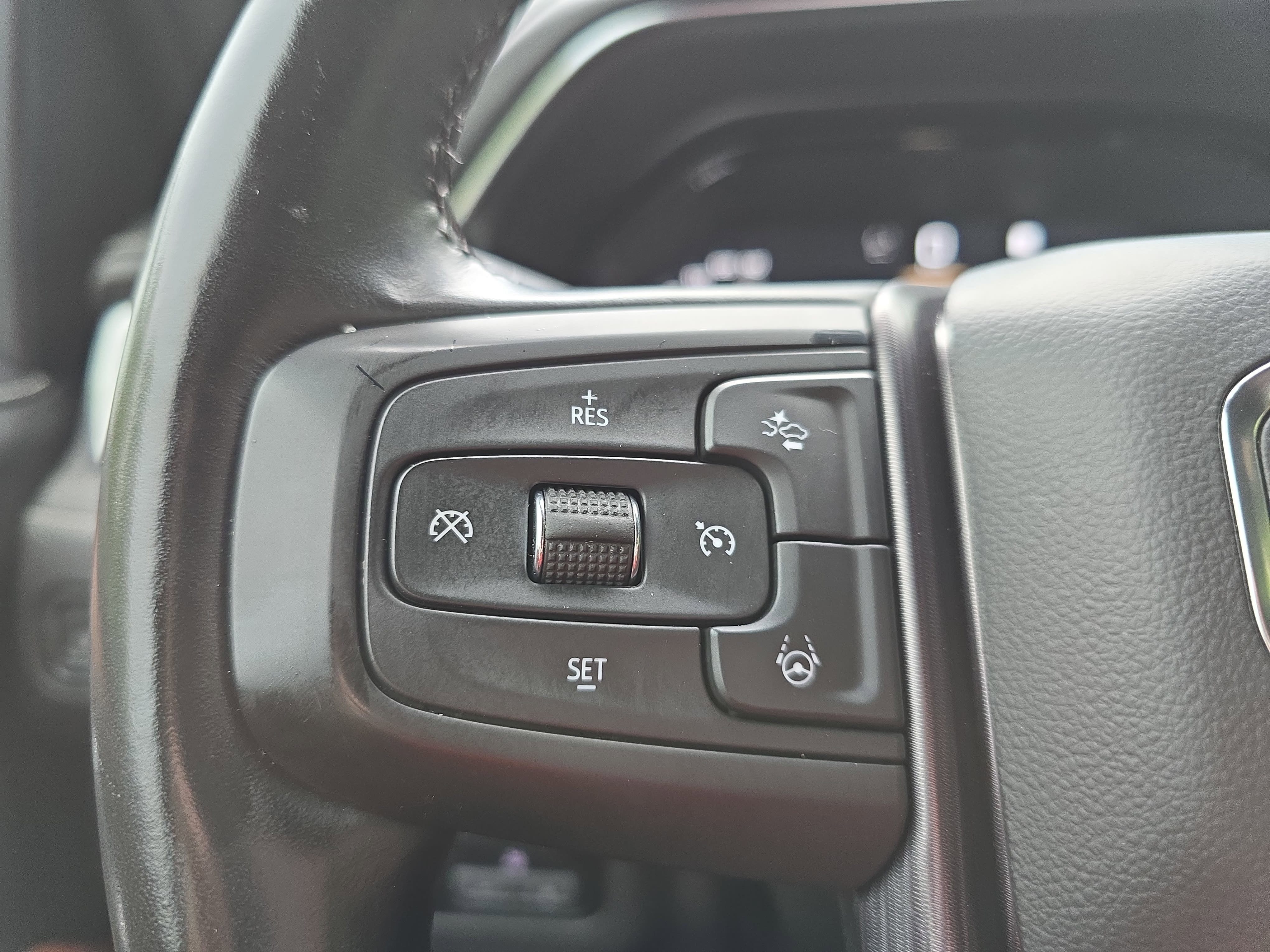 Used 2023 GMC Yukon XL Denali Ultimate AWD/4WD image 18