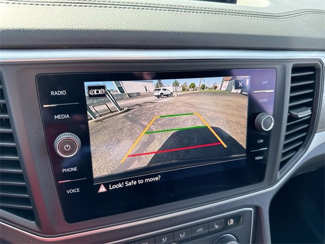 Used 2021 Volkswagen Atlas Cross Sport SE w/ Panoramic Sunroof Package image 17