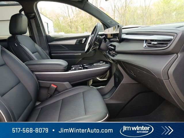 Used 2025 Buick Enclave Preferred AWD/4WD image 12