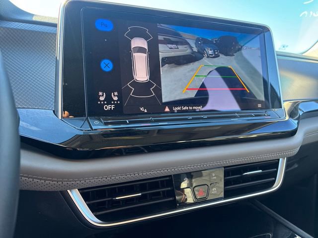 Used 2024 Volkswagen Atlas Peak Edition SE image 13