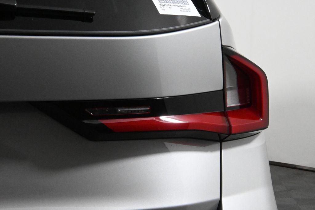 Used 2025 BMW X1 xDrive28i w/ M Sport Package image 13