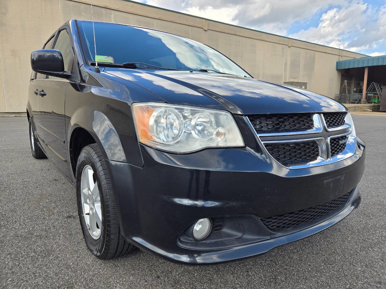 Used 2012 Dodge Grand Caravan Crew FWD image 15