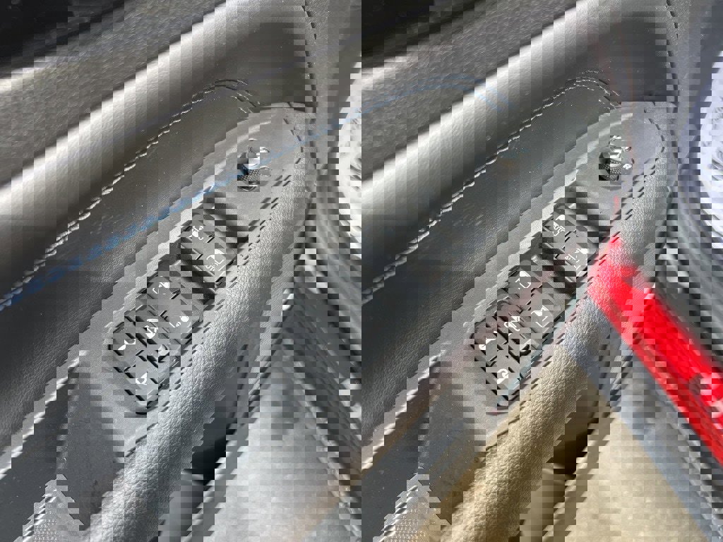 New 2025 Jeep Compass Latitude w/ Sun & Sound Group image 20