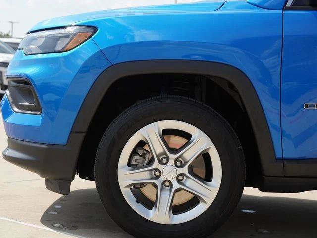 Certified 2023 Jeep Compass Latitude AWD/4WD image 5