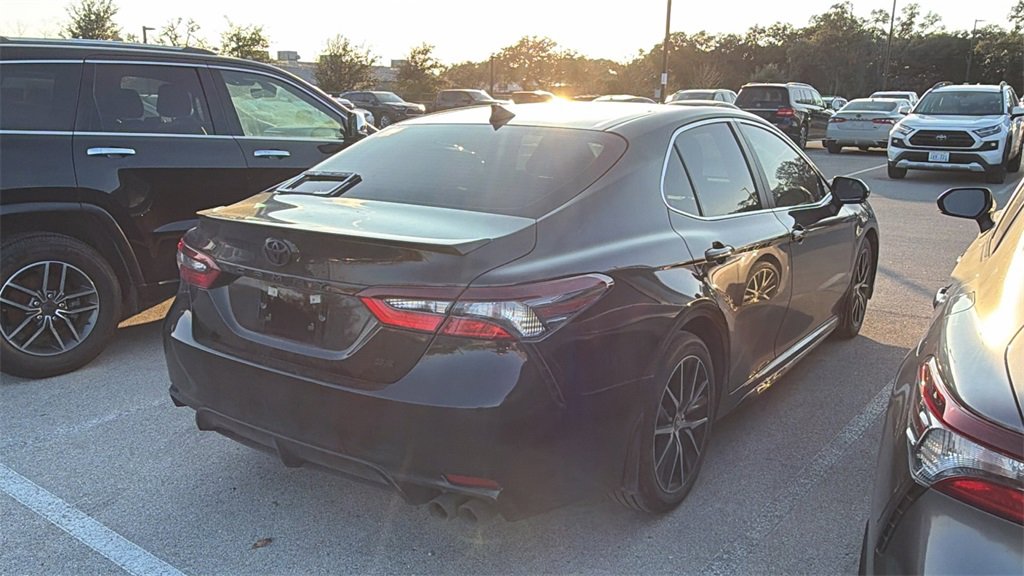 Used 2023 Toyota Camry SE image 7