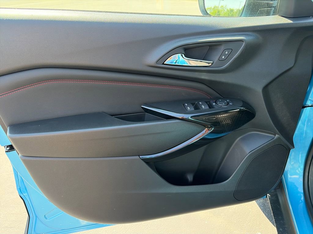 New 2026 Chevrolet Trax RS w/ Sunroof Package FWD image 16