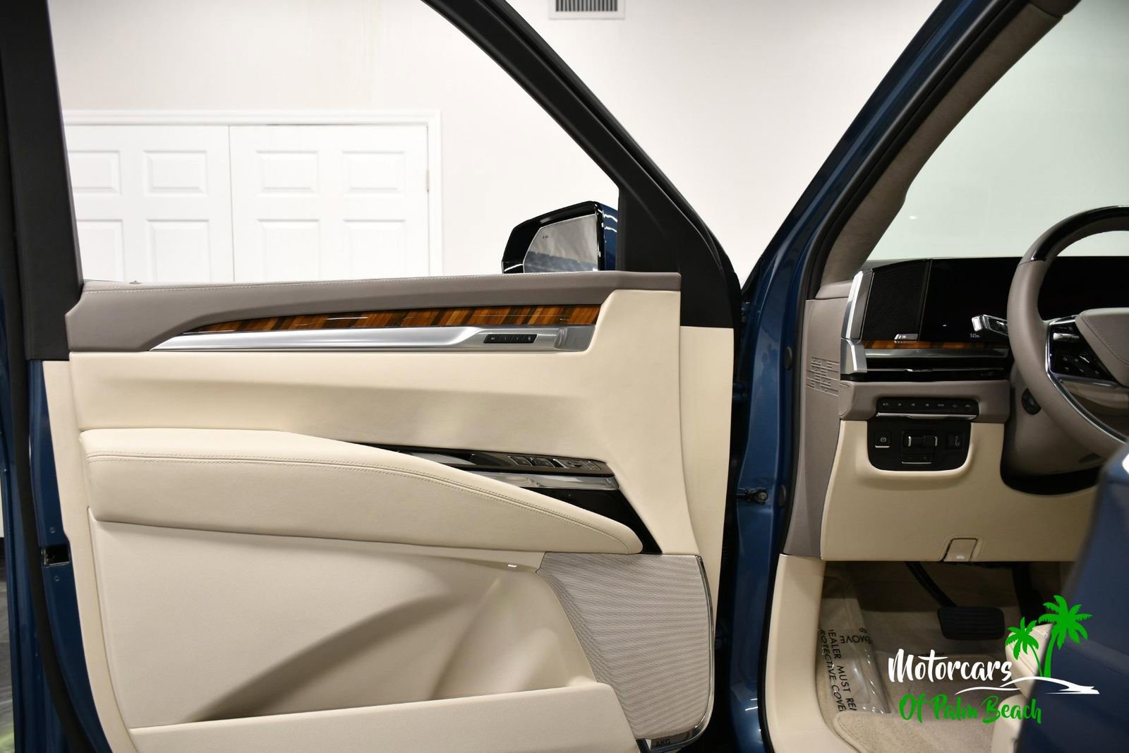 Used 2025 Cadillac Escalade Sport Platinum AWD/4WD image 25