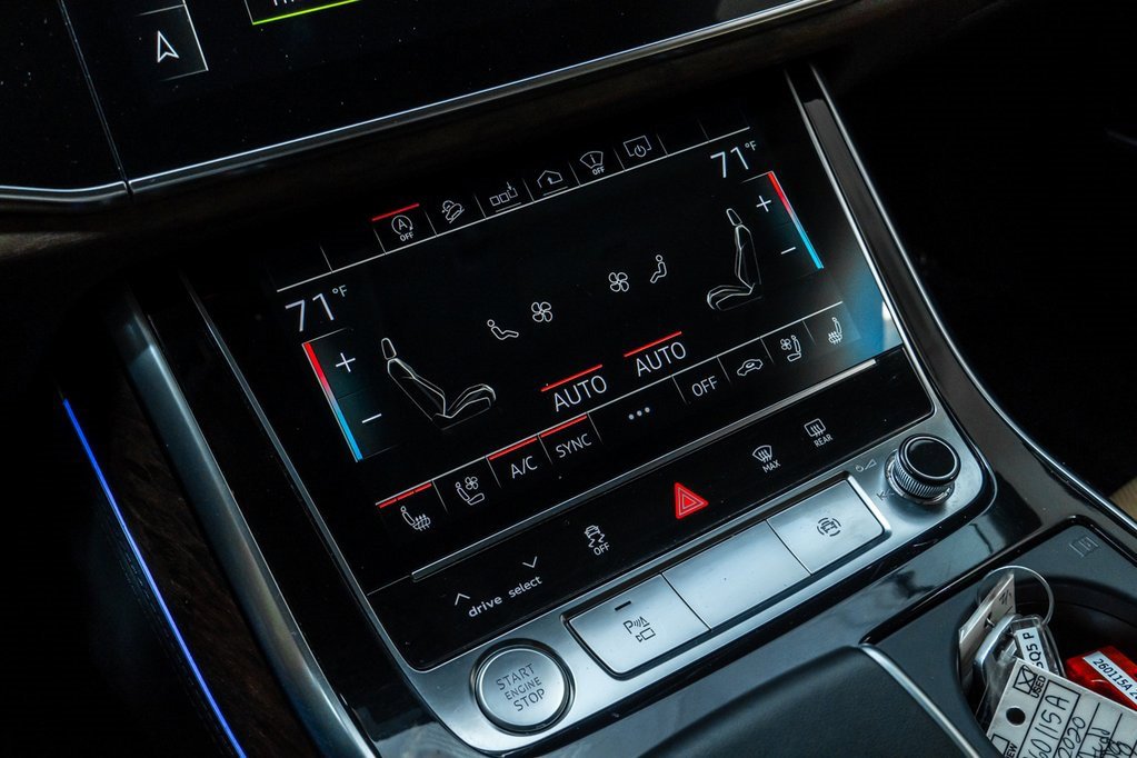 Used 2020 Audi Q8 Prestige w/ Prestige Package image 18
