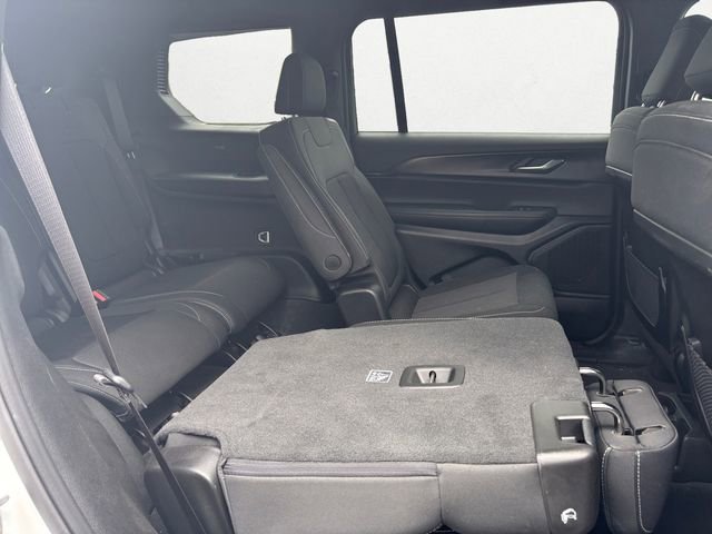 Used 2025 Jeep Grand Cherokee L Laredo w/ Luxury Tech Group I image 20