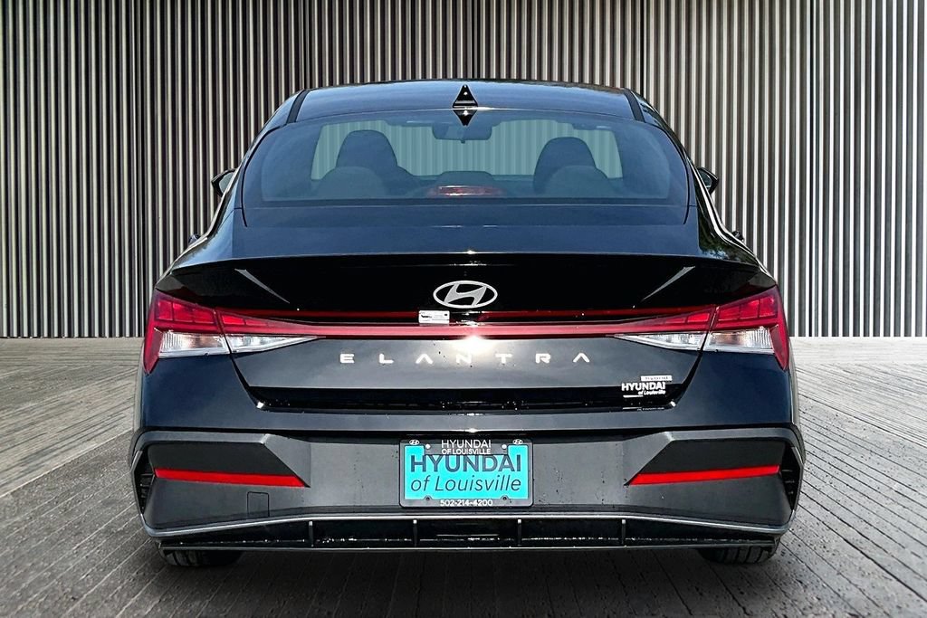 New 2026 Hyundai Elantra SEL FWD image 4