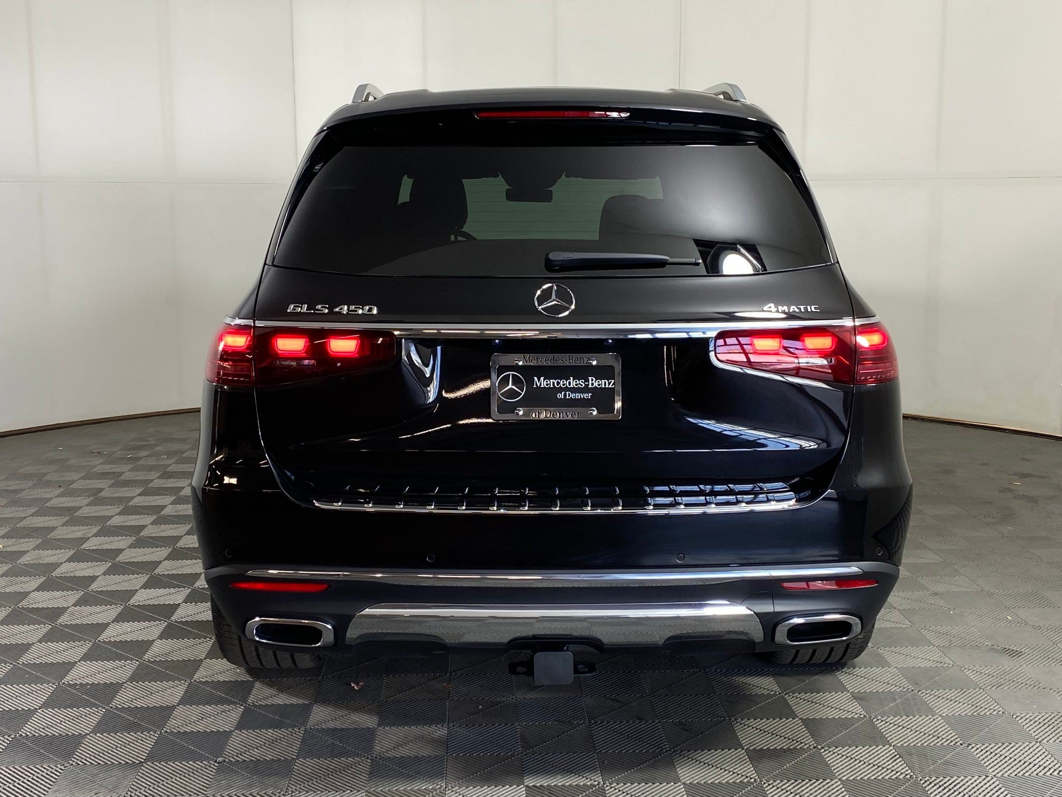 Used 2025 Mercedes-Benz GLS 450 4MATIC image 9