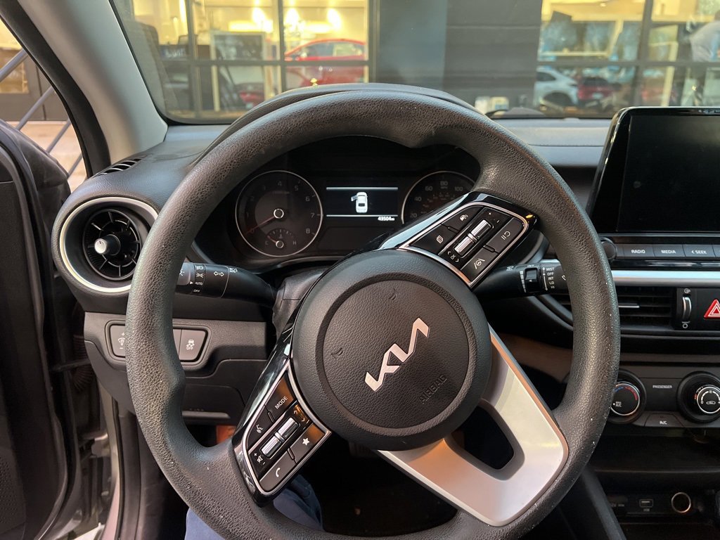 Used 2022 Kia Forte LXS image 13