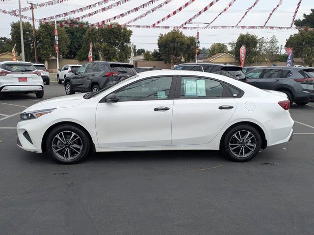 Used 2024 Kia Forte LXS w/ LXS Technology Package image 12