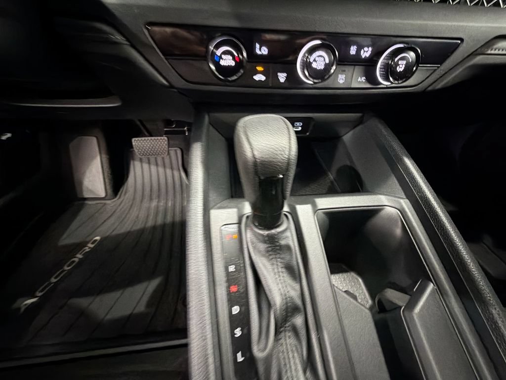 Certified 2025 Honda Accord LX image 15