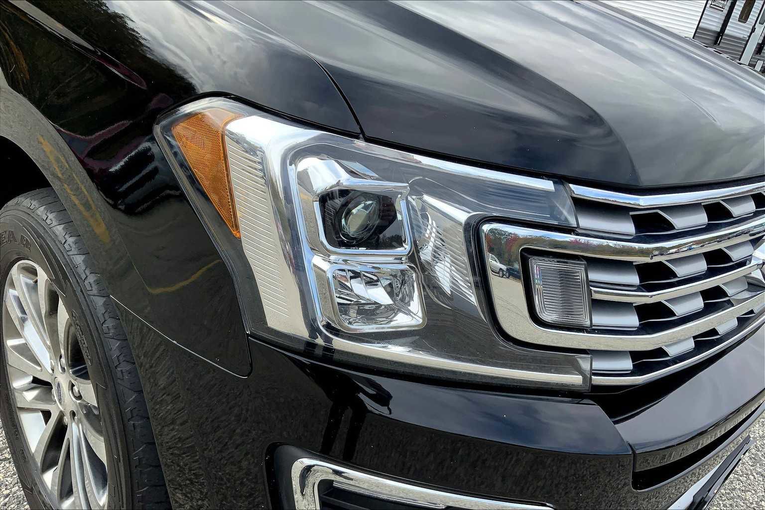 Used 2018 Ford Expedition Limited image 26
