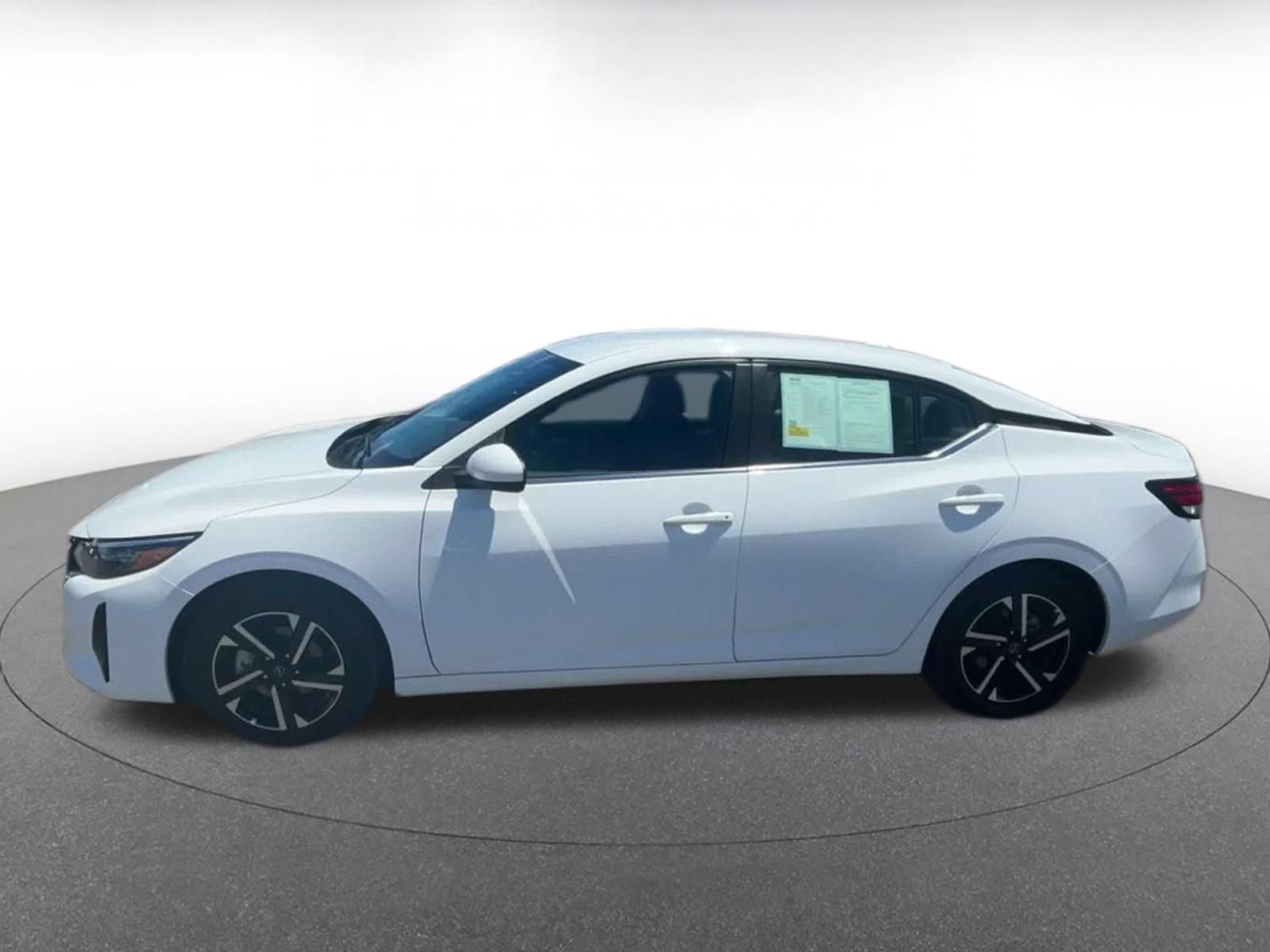 Used 2025 Nissan Sentra SV FWD image 10