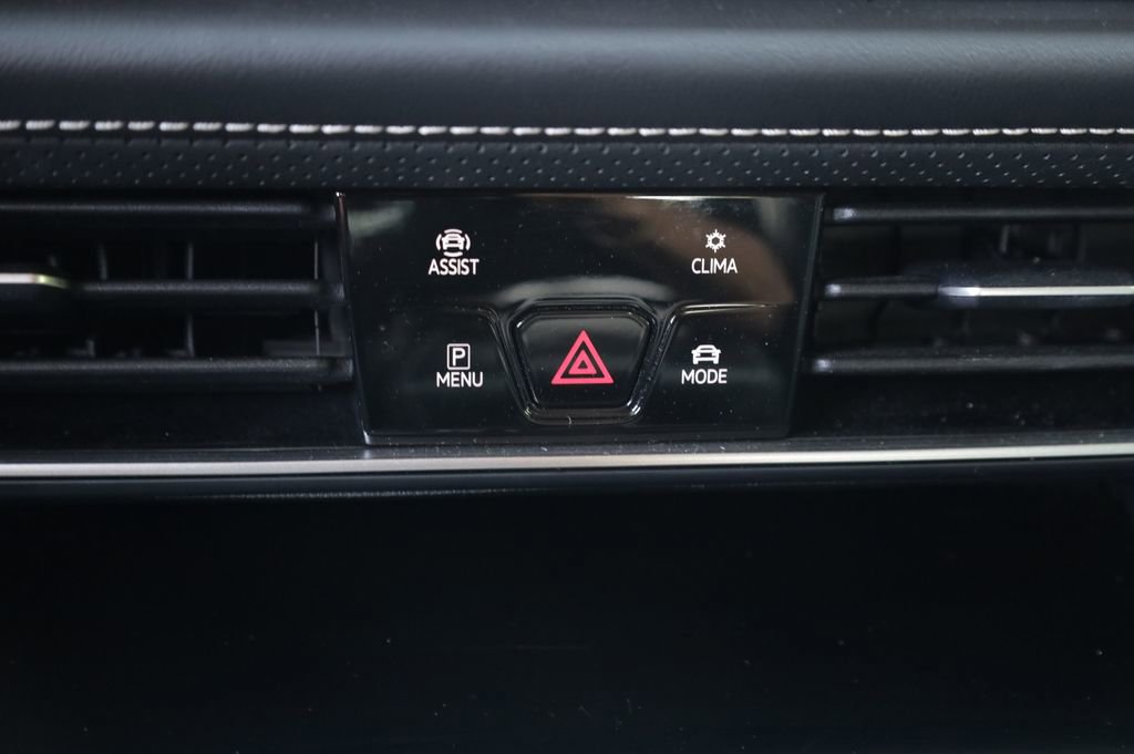 Used 2024 Volkswagen Atlas SE FWD image 35