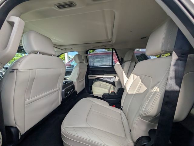 Used 2021 Ford Expedition Max Platinum RWD image 7