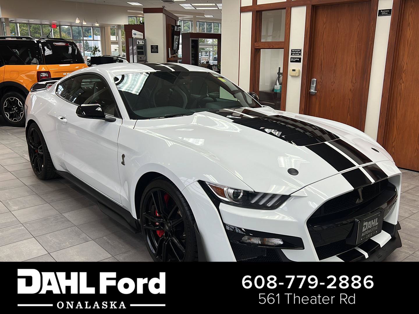 Used 2021 Ford Mustang Shelby GT500 w/ Technology Package RWD video 1