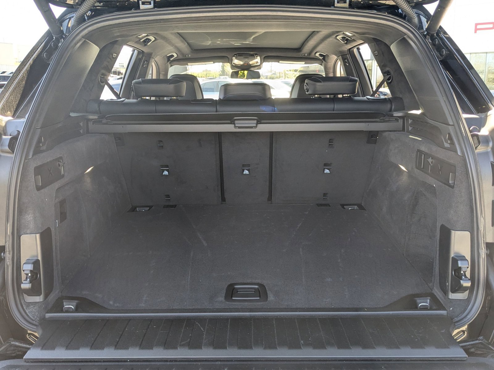 Used 2025 BMW X5 M60i w/ Executive Package image 10