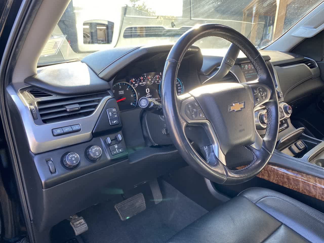 Used 2020 Chevrolet Tahoe Premier w/ 6.2L Performance Package AWD/4WD image 2