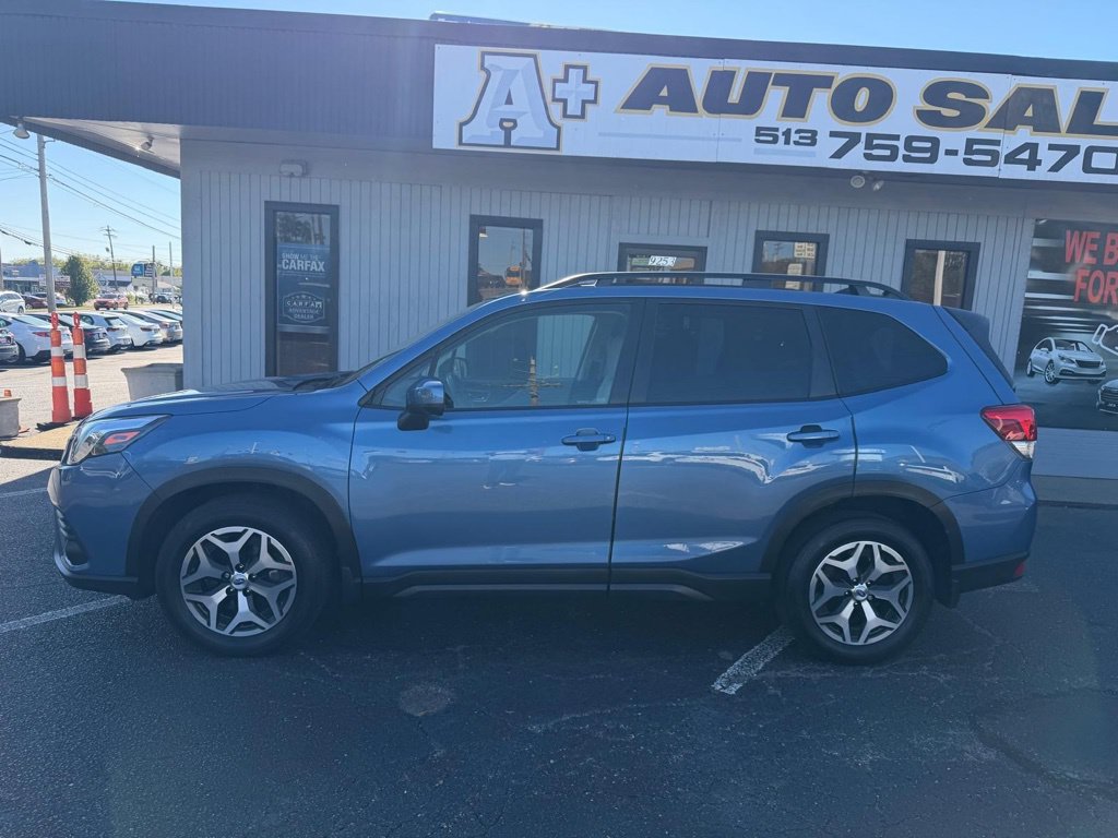 Used 2024 Subaru Forester Premium AWD/4WD image 1