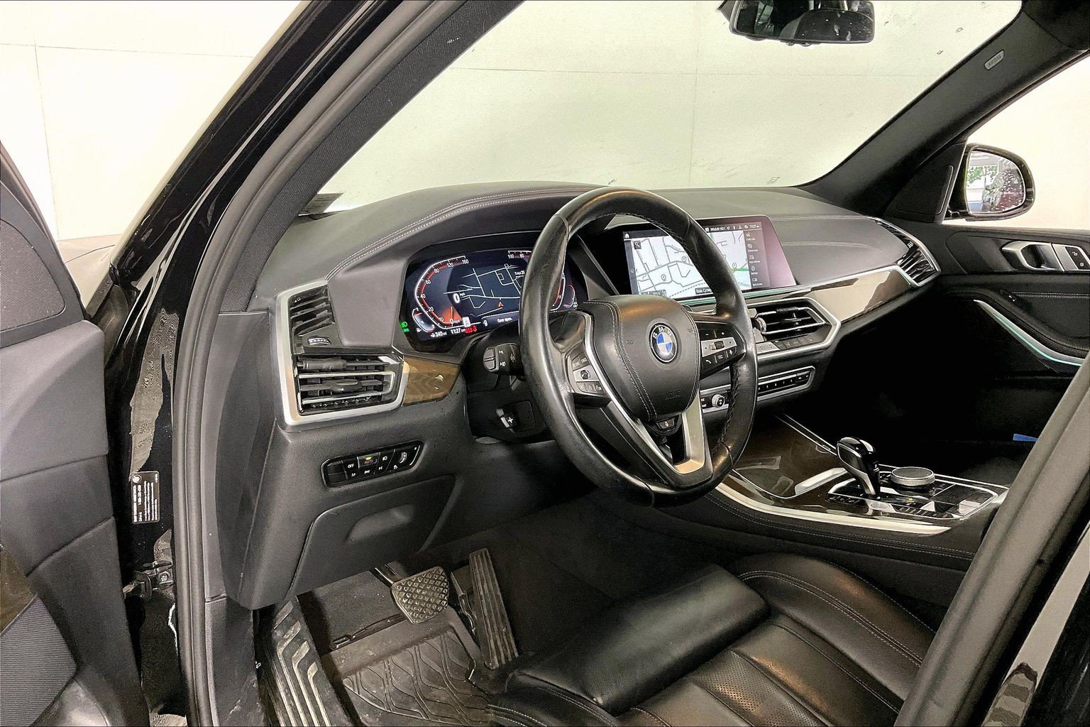 Certified 2022 BMW X5 xDrive40i w/ Premium Package AWD/4WD image 7