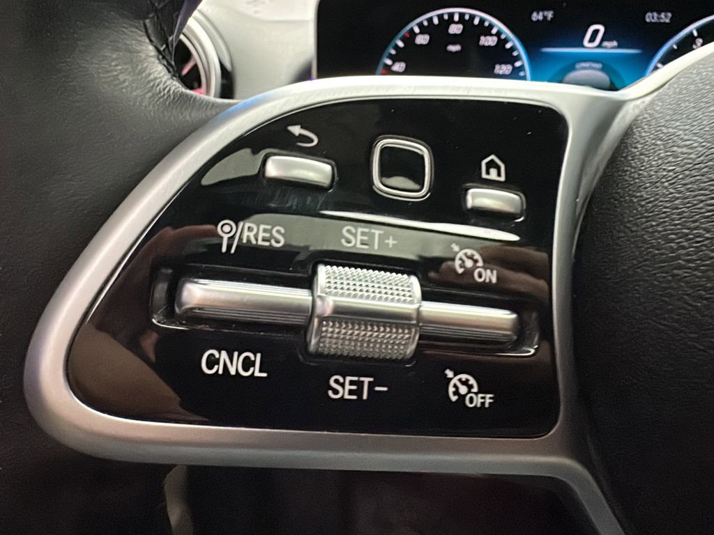 Used 2021 Mercedes-Benz GLB 250 4MATIC image 23