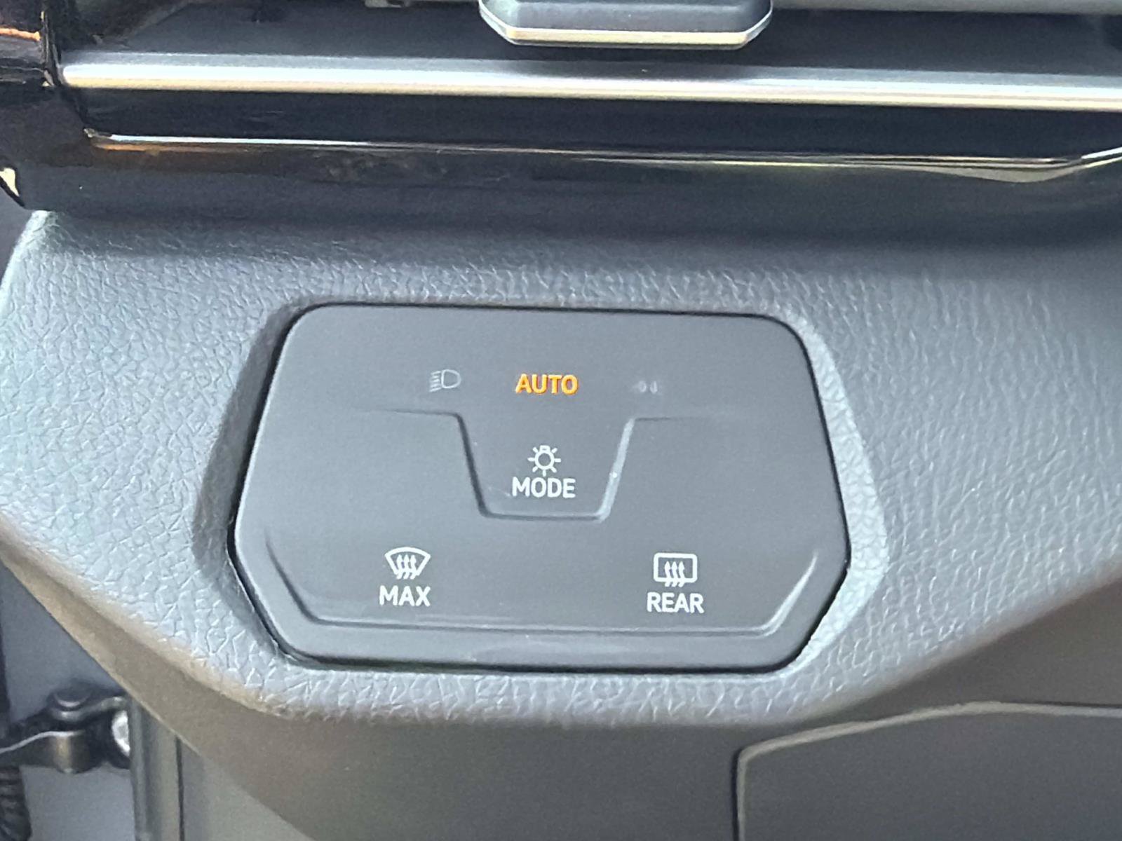 Certified 2025 Volkswagen ID.4 Pro RWD image 27