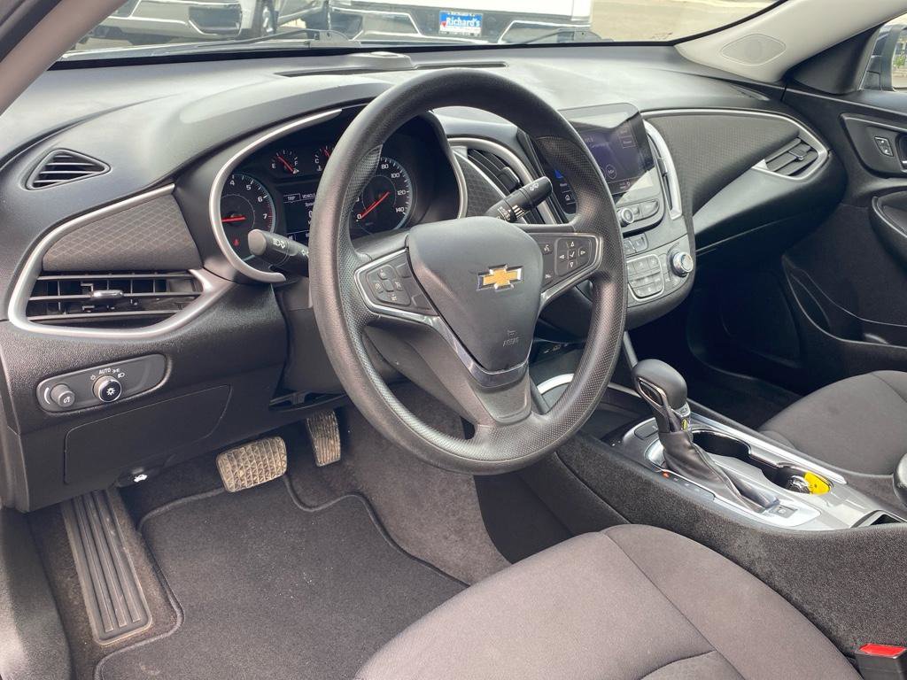 Used 2022 Chevrolet Malibu LT image 28