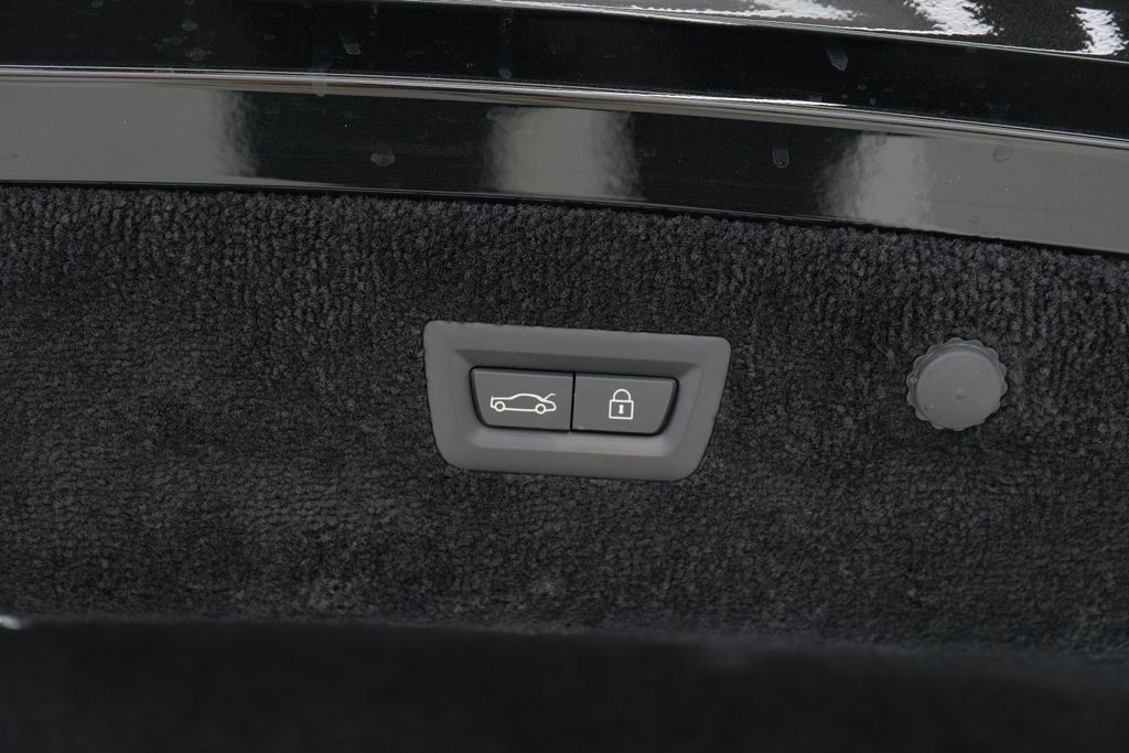 Used 2026 Rolls-Royce Spectre image 56