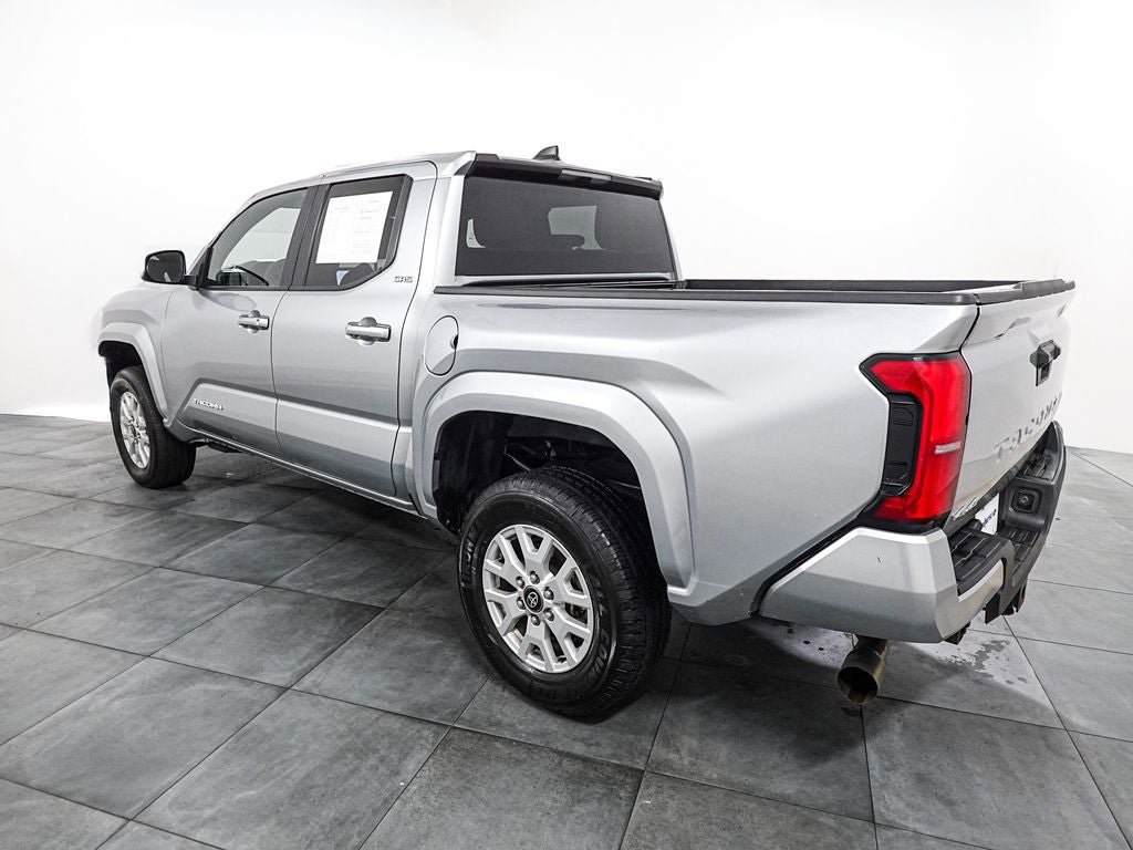 Used 2024 Toyota Tacoma SR5 AWD/4WD image 4