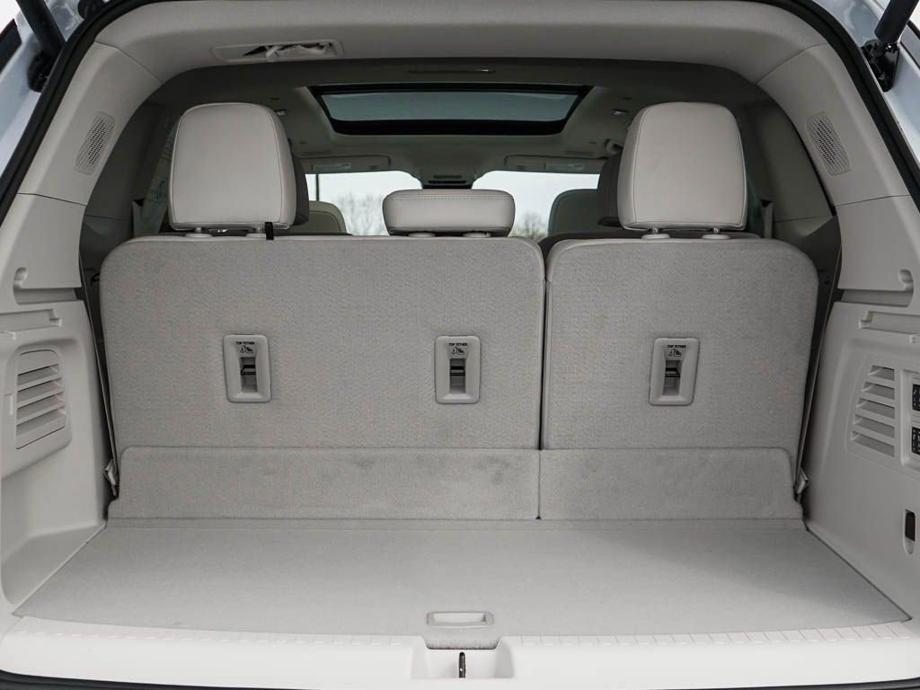 New 2026 Buick Enclave Avenir w/ Super Cruise Package AWD/4WD image 8