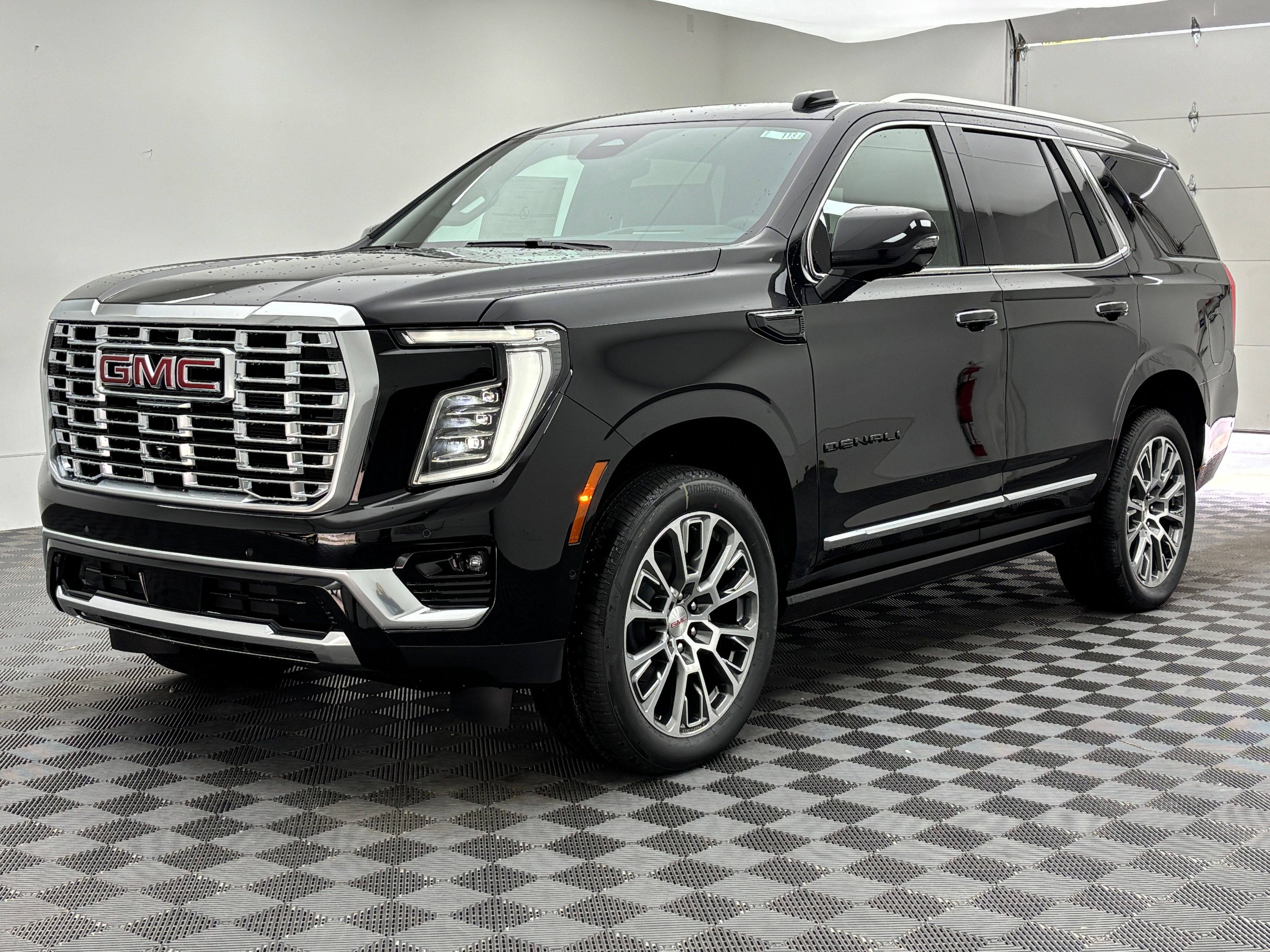 New 2026 GMC Yukon Denali w/ Denali Reserve Package AWD/4WD image 2