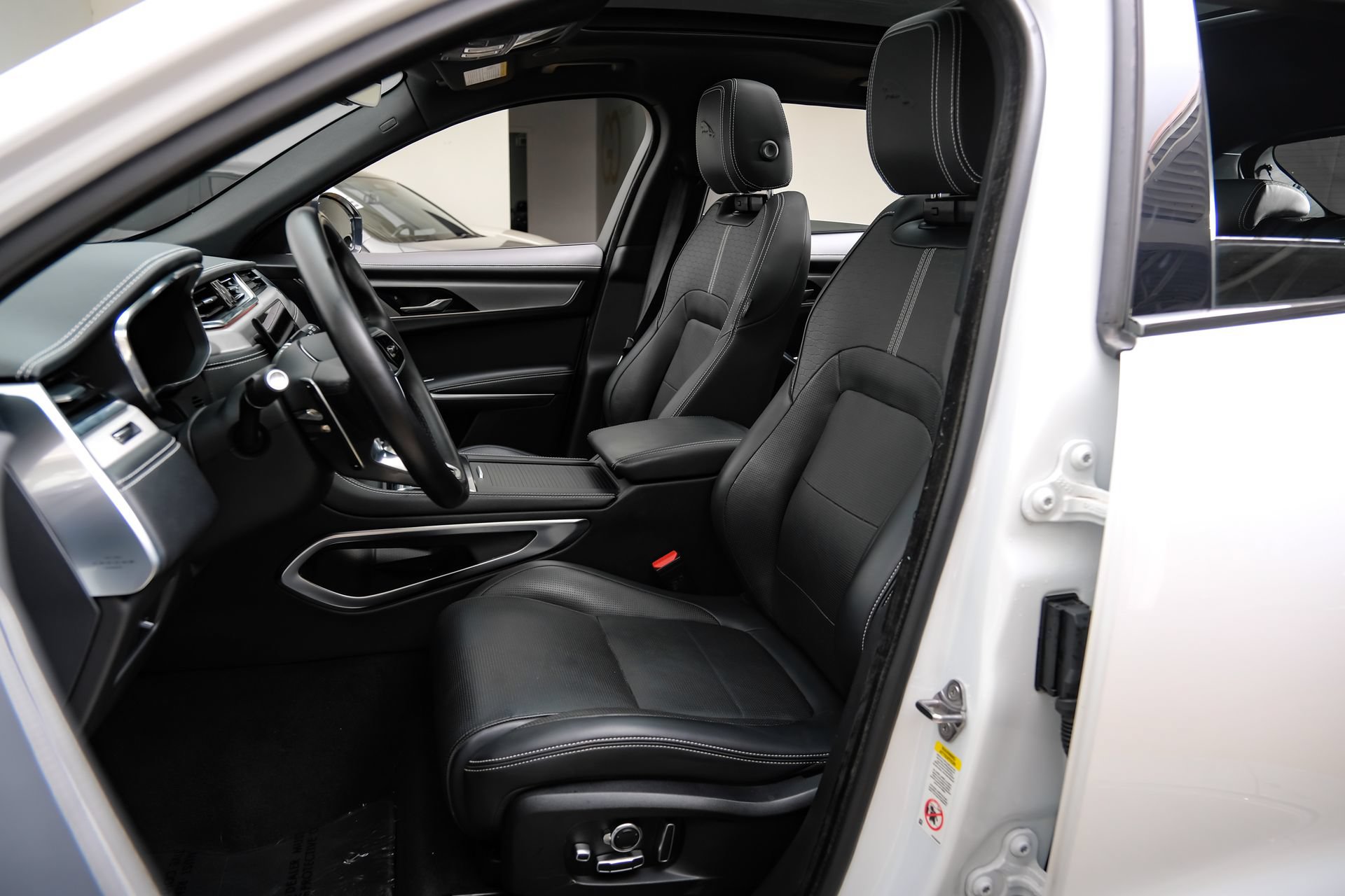 Used 2024 Jaguar F-PACE R-Dynamic S AWD/4WD image 42