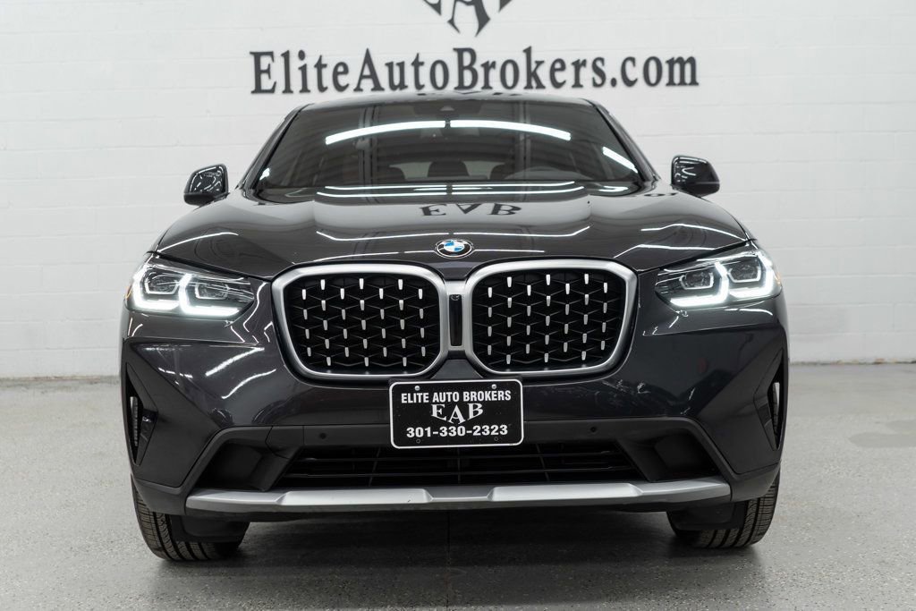 Used 2025 BMW X4 xDrive30i w/ Premium Package image 3