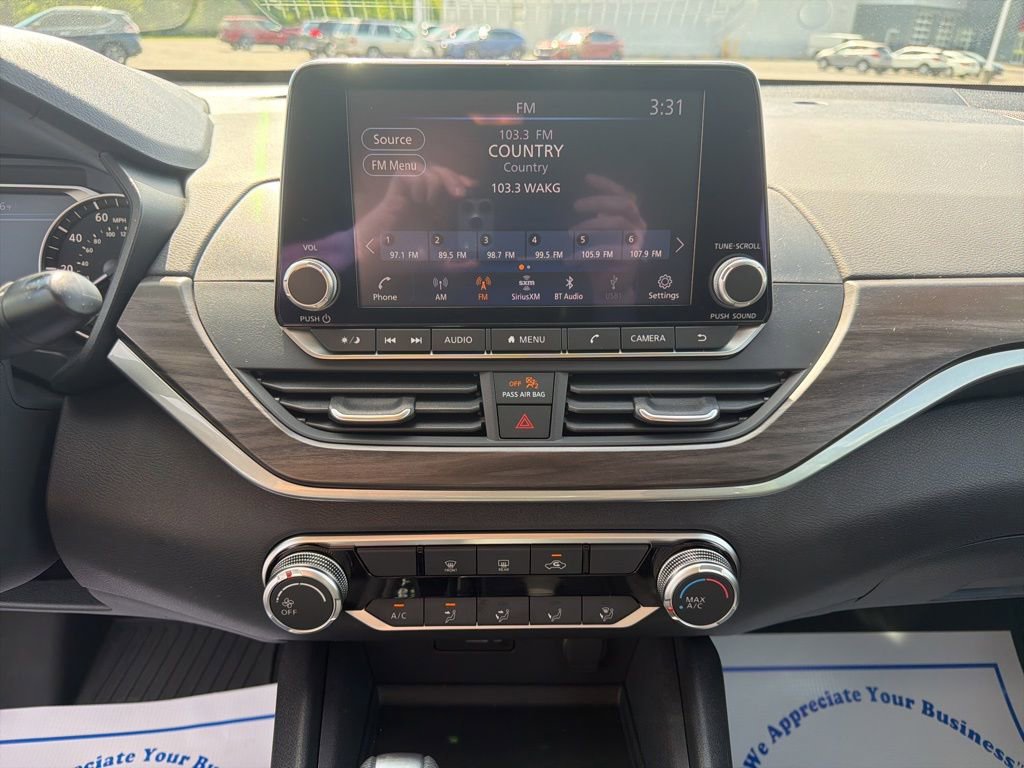 Used 2025 Nissan Altima 2.5 SV image 12