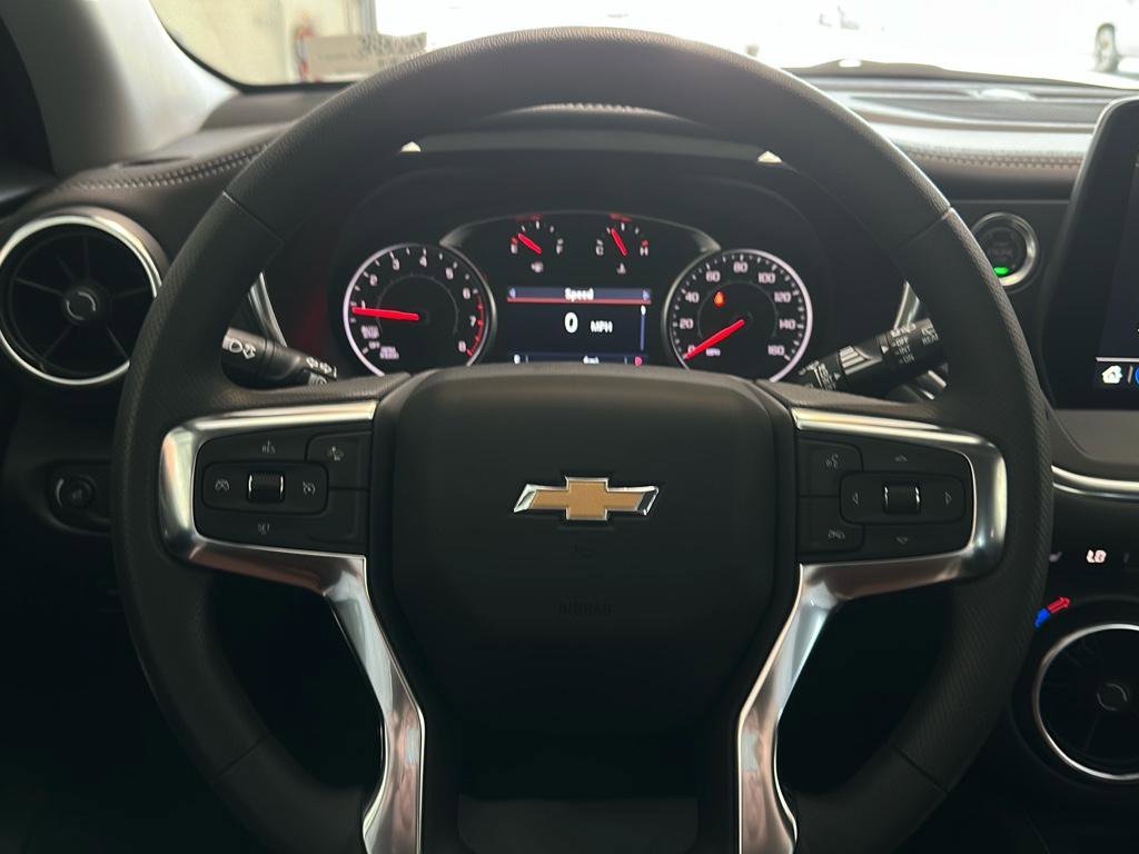 New 2025 Chevrolet Blazer LT w/ Midnight/Sport Edition FWD image 9