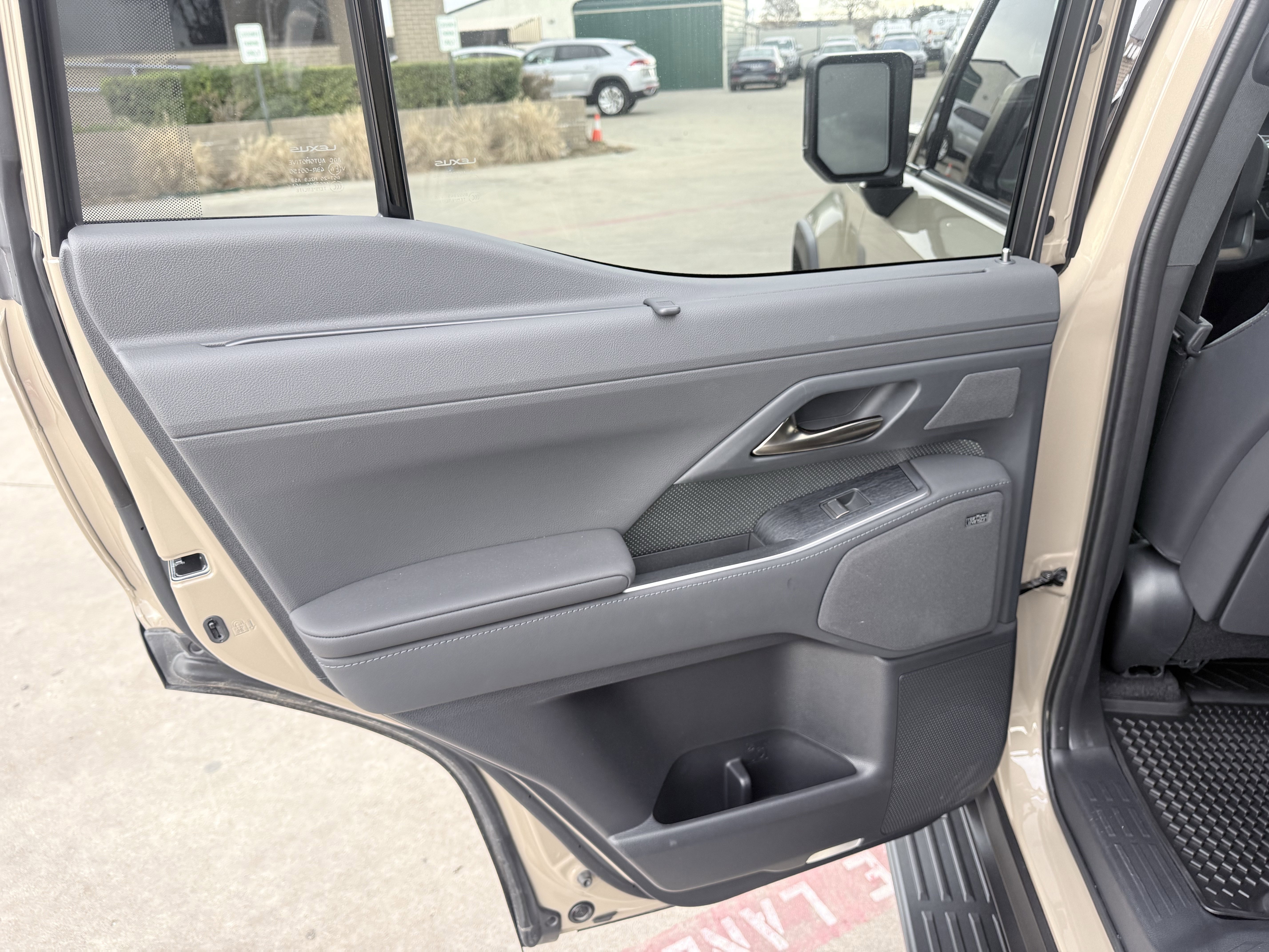 Used 2025 Lexus GX 550 image 39