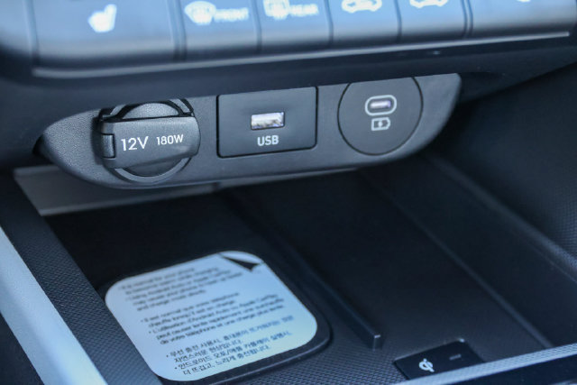 New 2026 Hyundai Elantra Limited FWD image 18