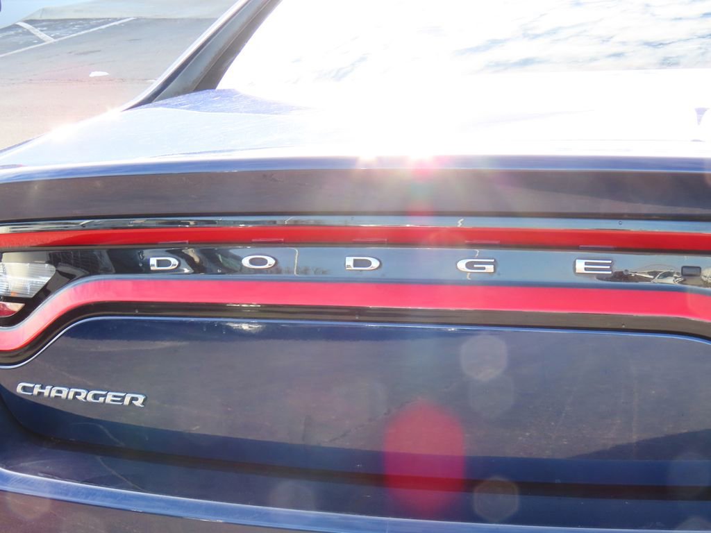 Used 2016 Dodge Charger SXT image 19