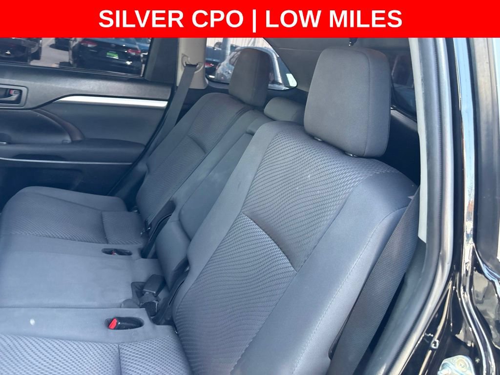 Used 2019 Toyota Highlander LE w/ Carpet Mat Package (TMS) FWD image 12