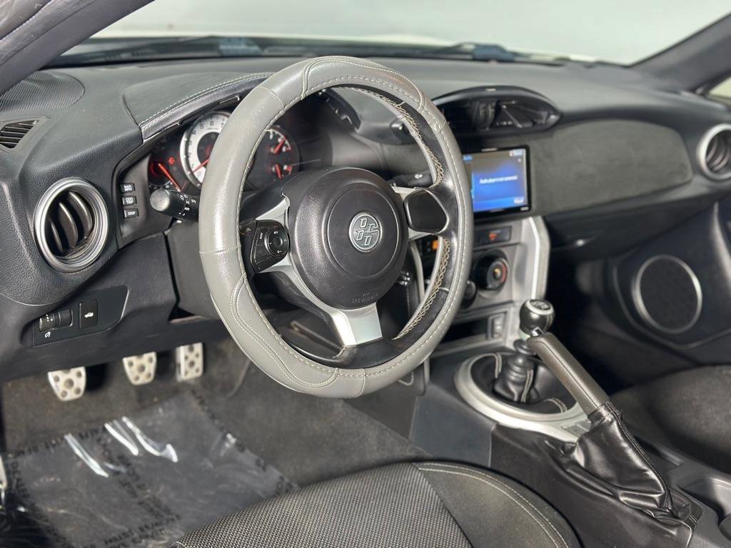 Used 2017 Toyota 86 image 26