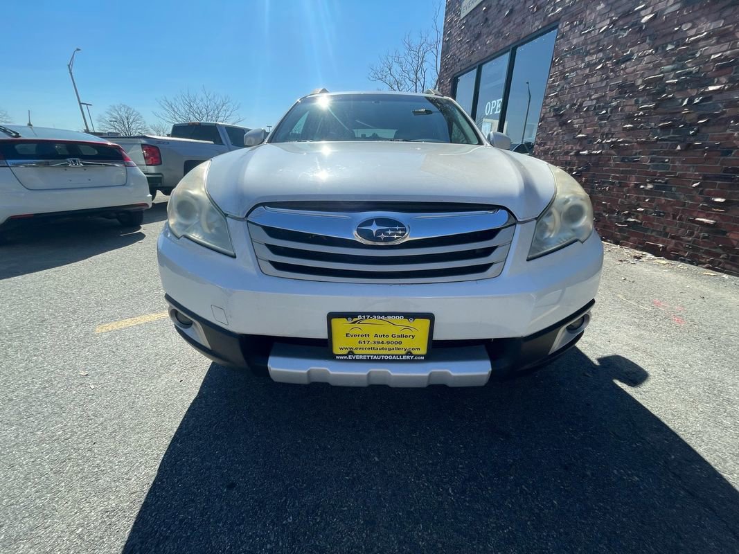 Used 2011 Subaru Outback 3.6R Limited w/ PWR Moonroof Pkg AWD/4WD image 8