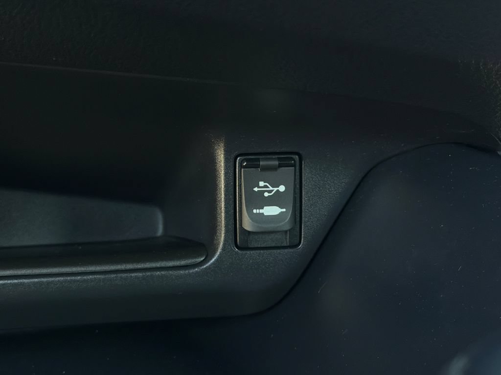 Used 2018 Toyota C-HR XLE FWD image 29