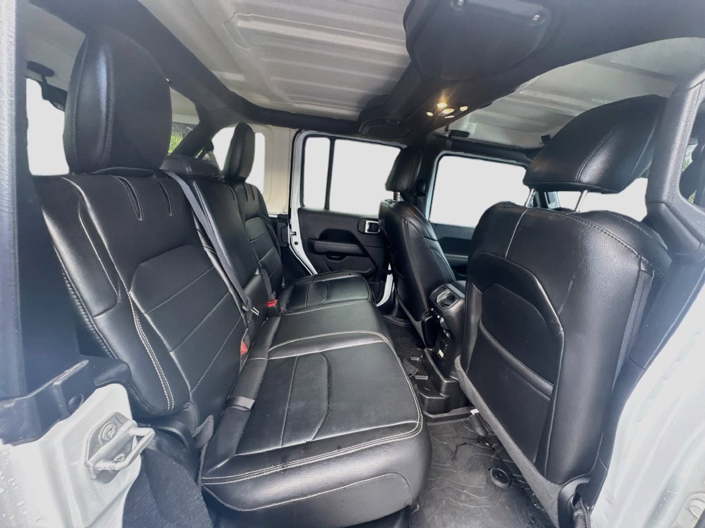 Used 2023 Jeep Wrangler Unlimited Sahara AWD/4WD image 29