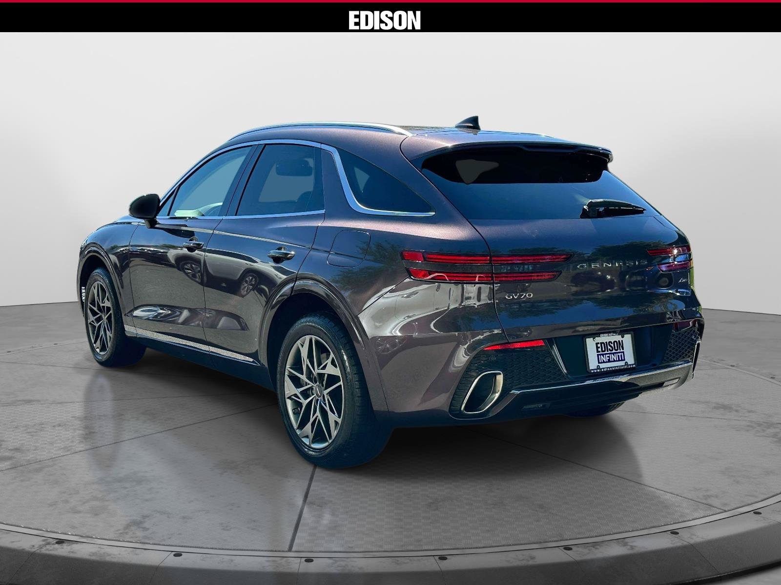 Used 2023 Genesis GV70 2.5T w/ Select Package AWD/4WD image 5