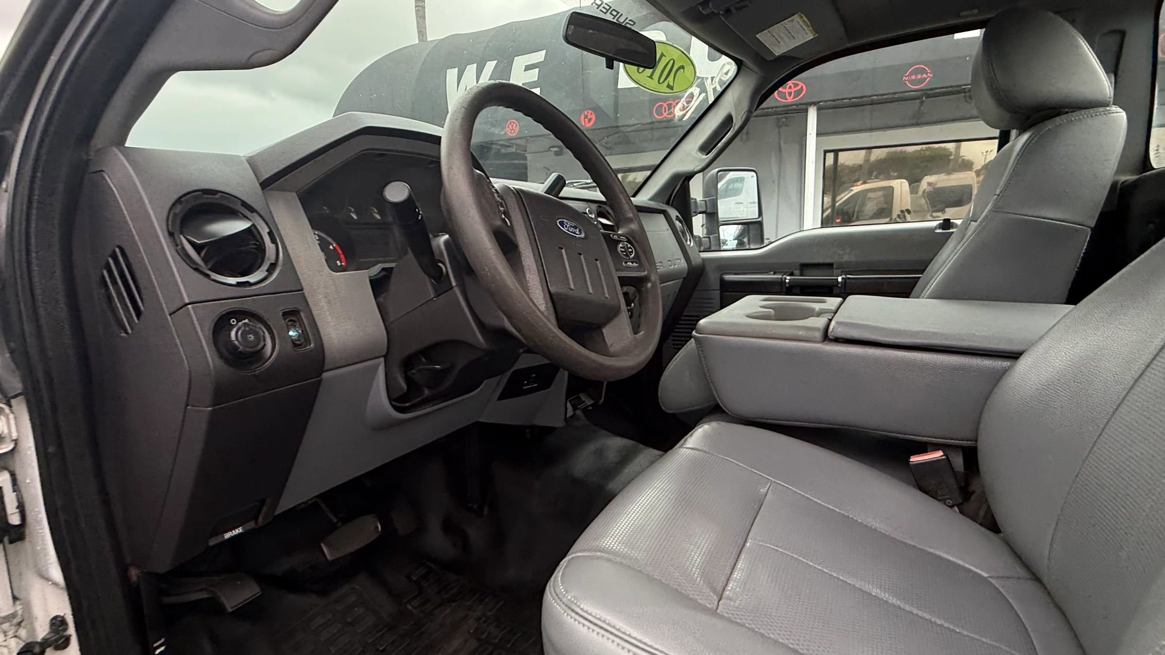 Used 2016 Ford F550 2WD Regular Cab Super Duty image 11